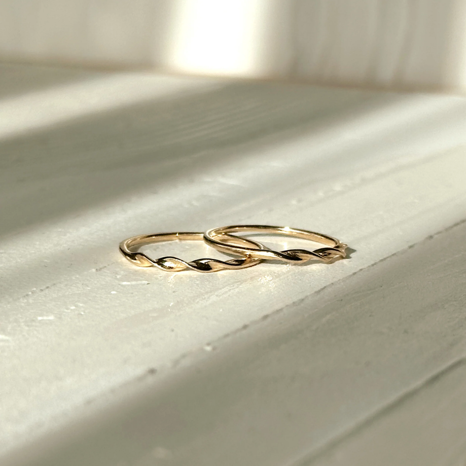 Dainty Twist Ring - Zayla