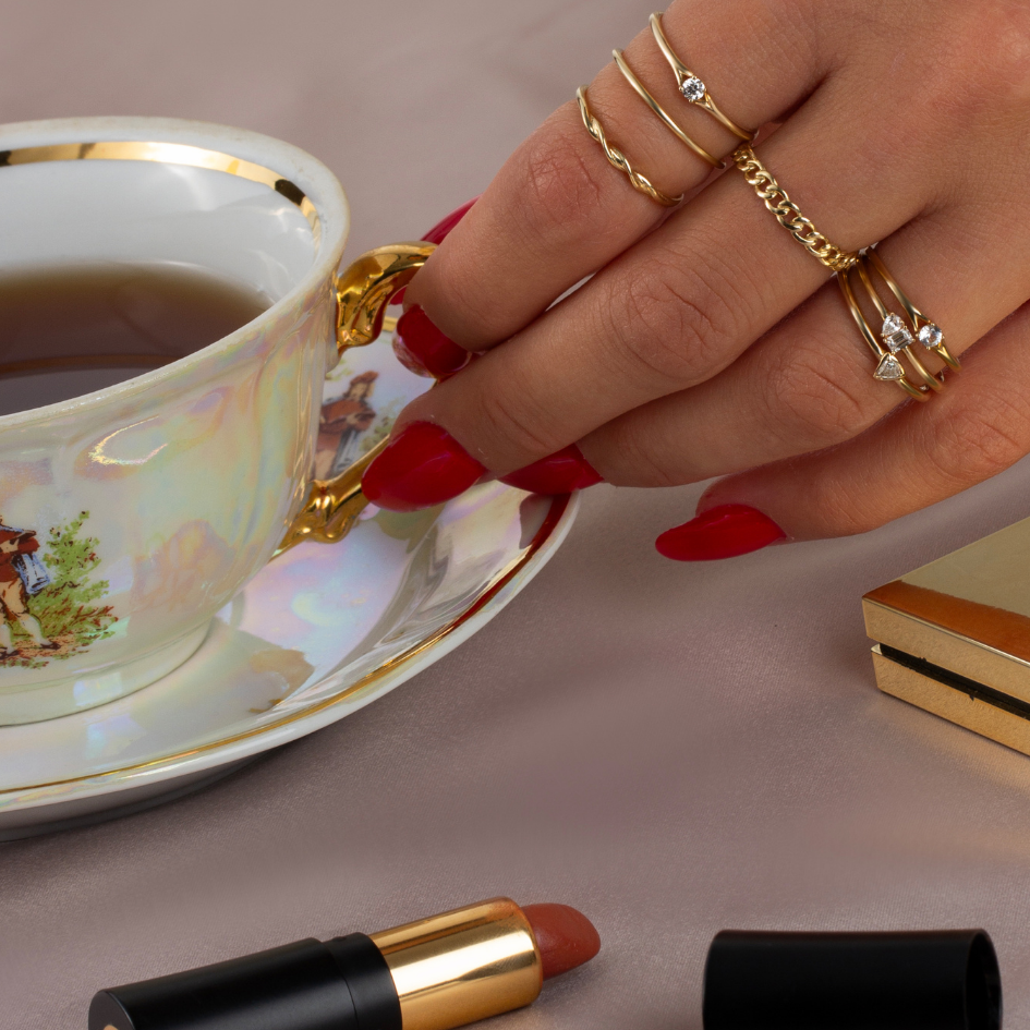 Dainty Twist Ring - Zayla