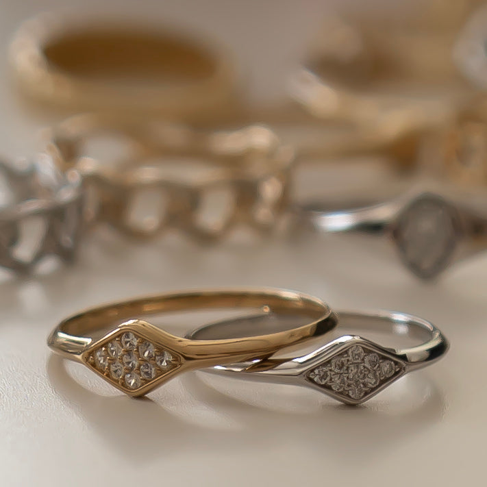 Diamond Pavé Signet Ring - Zayla