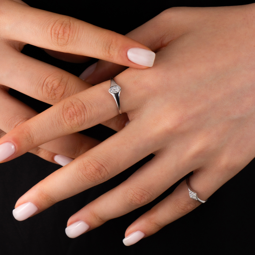 Diamond Pavé Signet Ring - Zayla