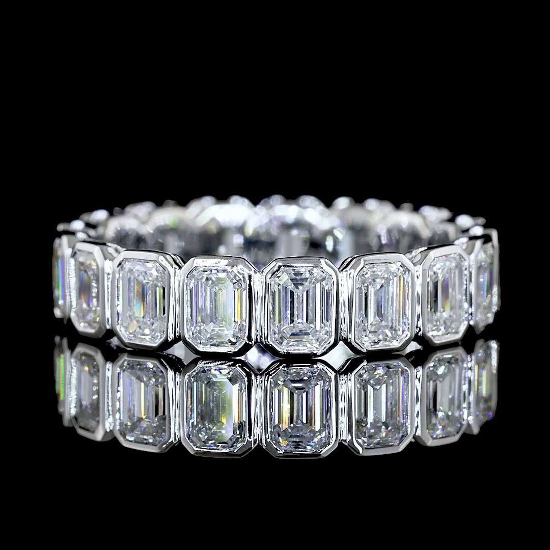 Column Eternity Band | Emerald-Cut Diamond