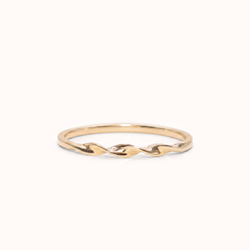 Dainty Twist Ring